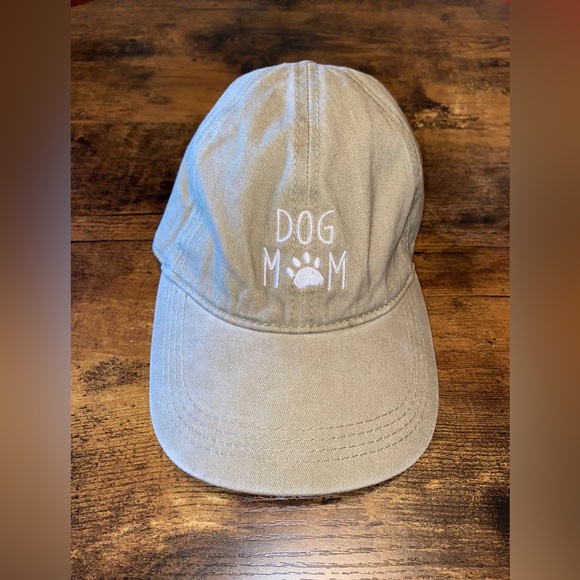 David & Young 100% Cotton
"Dog Mom" Beige
Strap back Adjustable Baseball Cap OS - Picture 3 of 5